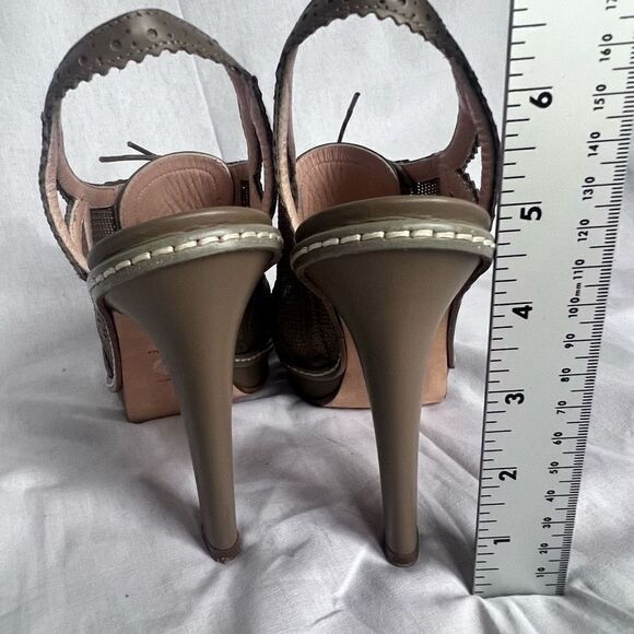 Versace taupe leather cutout lace up loafer style heels, size Euro 37.5/7.5 - Picture 6 of 7